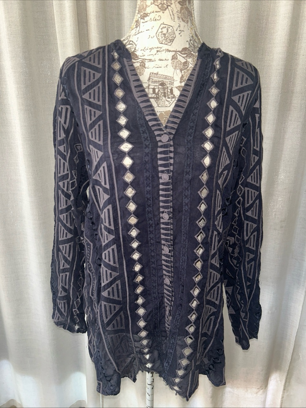 Johnny Was Jaxon Gray Geometric Embroidered Tunic Shirt Women’s Size S